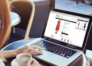 Want to buy clothes online? These tips may find helpful for you!