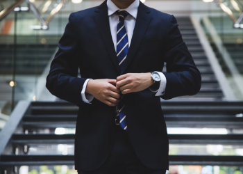 8 Reasons to Employ a Business Lawyer