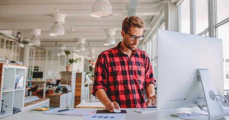 The Benefits of Sit Stand Desks for Gaming