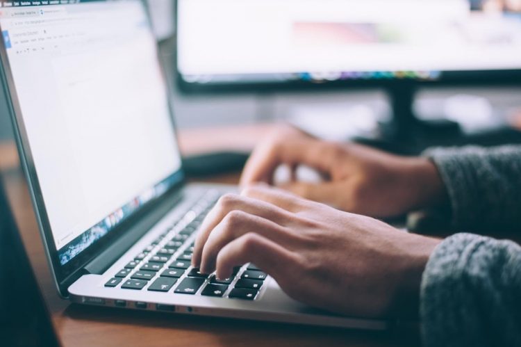 Advantages Of Laptop Rental for Business