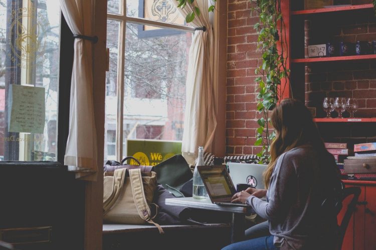 How businesses can gain a competitive edge with hybrid work