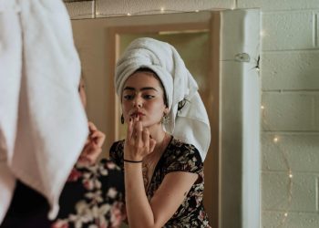 5 Online Beauty Business Ideas in 2022