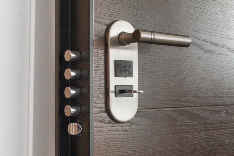 How to Choose a Locksmith Service: Tips for Repair and Replacement