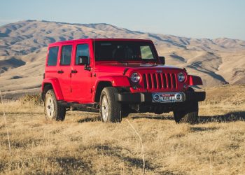 Choosing the Right Commercial Vehicle for Your Business