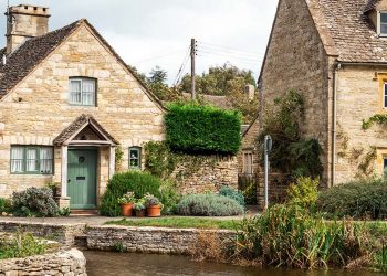 What are the Benefits of Living in the UK