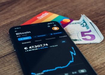 Increasing acceptance of Bitcoin in The US and the UK