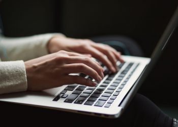 The 9 Most Important Advantages Of Chatbots For Big Companies And Users
