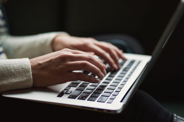 The 9 Most Important Advantages Of Chatbots For Big Companies And Users