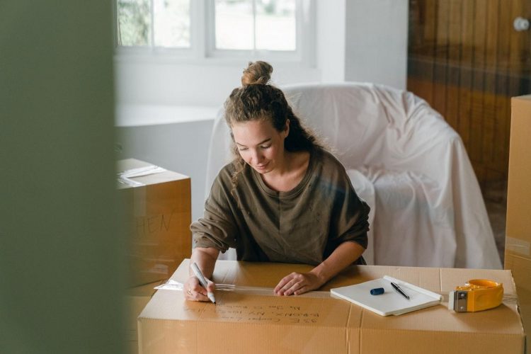 Moving Out Checklist: Simple Guide to Moving out After a Divorce