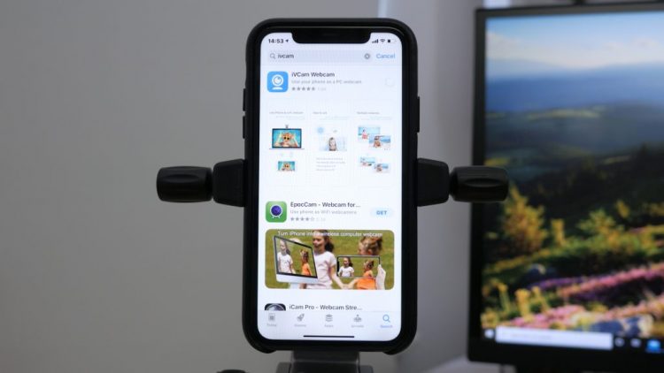 Why Tech Pros Use Their Smartphones with Their PCs Instead of Webcams