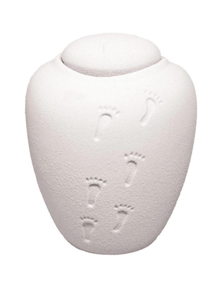 Reasons to Place a Loved One’s Remains Into Multiple Urns