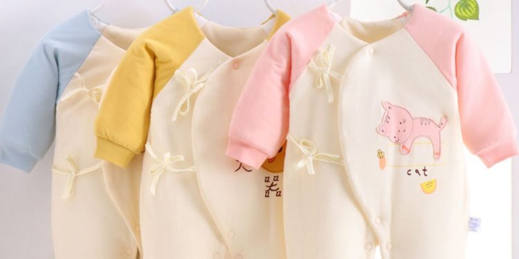 TheSpark Shop: A Review of the Bear Design Long-sleeve Baby Jumpsuit