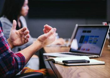 10 Essential Tips for Launching a Successful E-commerce Business