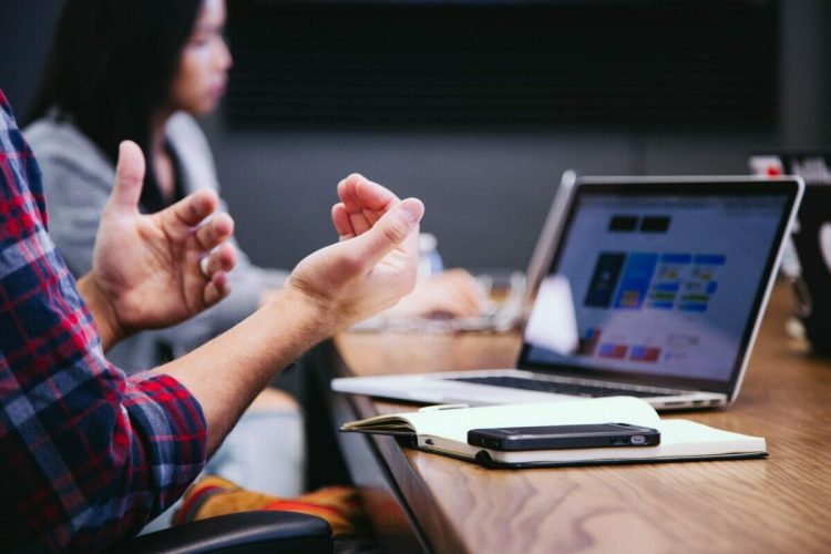 10 Essential Tips for Launching a Successful E-commerce Business