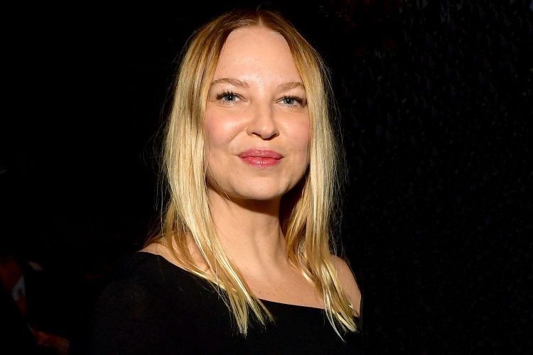 is-sia-pregnant
