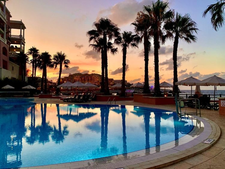 11 Tips for Finding the Lowest Possible Hotel Prices