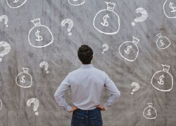 The Trading Dilemma: Psychology Parallels, Divergent Destinies