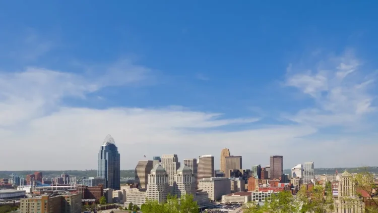 Navigating the Real Estate Market in Cincinnati, Ohio: Tips for Sellers