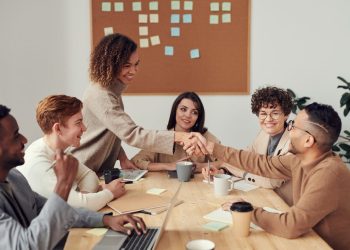 How to Incorporate De-Escalation Training into Employee Onboarding