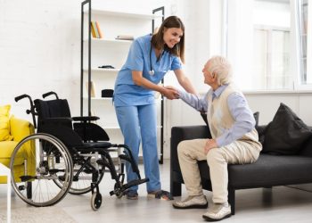 Selecting the Best 24-Hour Elderly Care Nursing Service: Choosing Quality