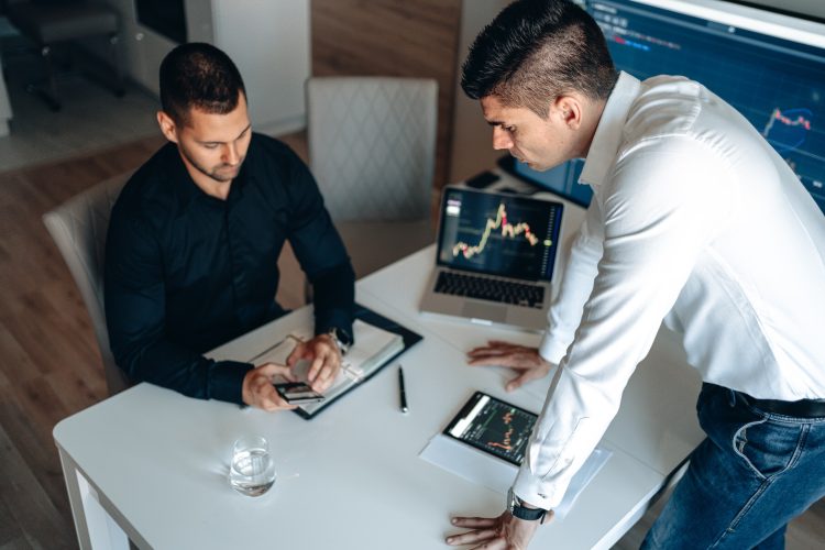 How to Choose a Reliable Broker for Trading