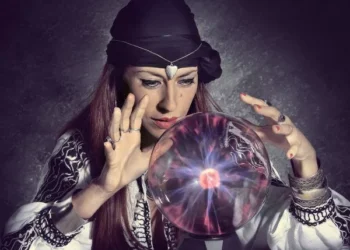 5 Key Insights to Consider Before Your First Psychic Reading