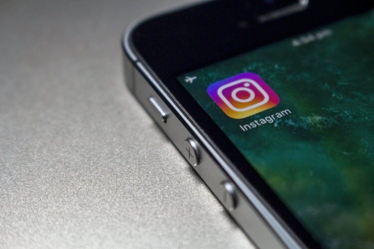 Insta Memories Made Easy: Download & Relive Your Favourite Moments