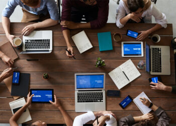 Synchronous vs. Asynchronous Communication: Choosing the Right Tools for Your Team
