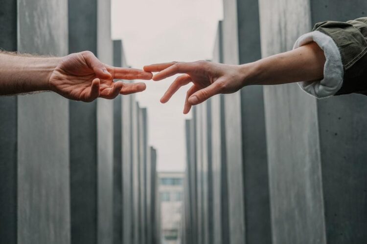 The Science of Social Connection: Meaningful Relationships & Mental Health