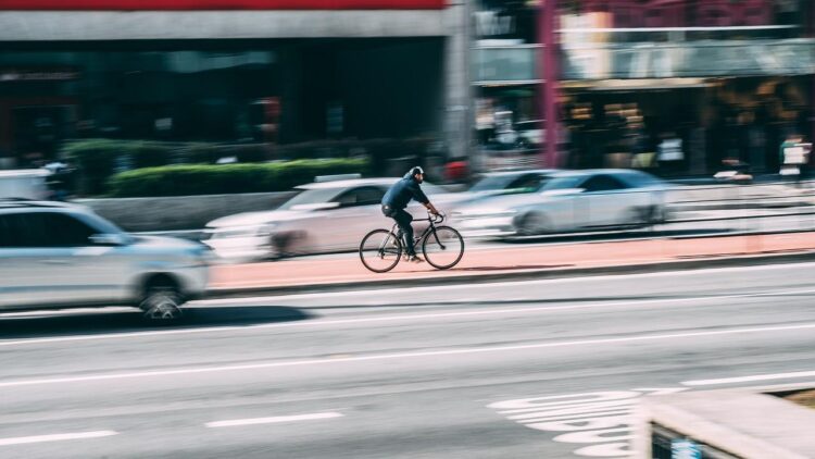 Why it’s Important to Speak To a Personal Injury Solicitor After a Serious Cycling Accident