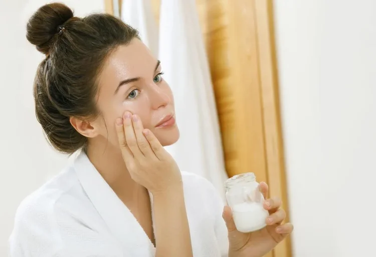 How to Maintain Youthful Skin During Winter
