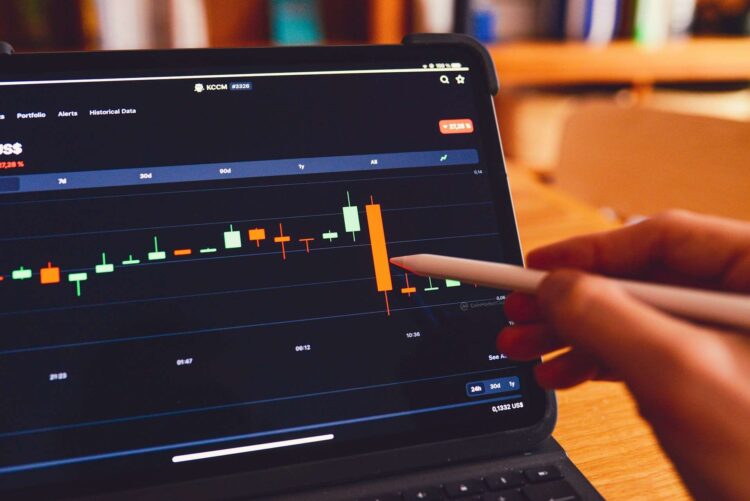 The Benefits of Online Investment Courses for Busy Professionals