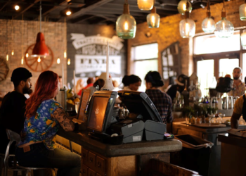 Tech Trends 2024: Enhancing Dining With Smart Restaurant Solutions