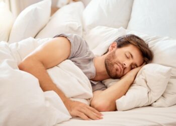 Sleep Therapy On-the-Go: How the ResMed AirMini Simplifies Travel