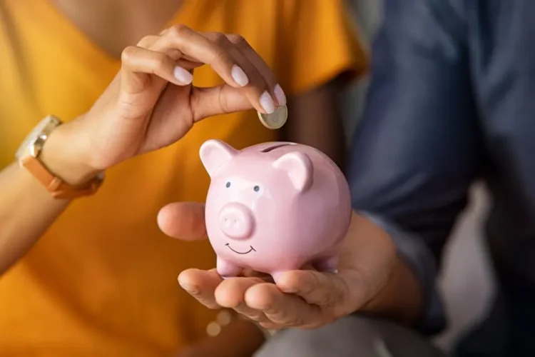 Choosing Safety: High-Yield Savings Accounts Over Stock Market Volatility.