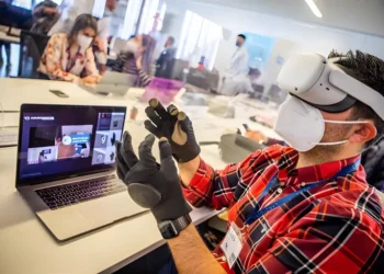 Relating with Haptic Feedback: The Metaverse from Touch