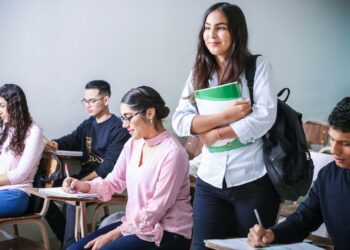 The Benefits of Studying Abroad: Should You Make the Move?